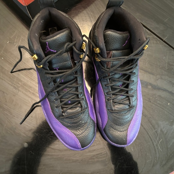Jordan retro 12 purple/ black gold size 8.5 Men’s - Picture 2 of 6